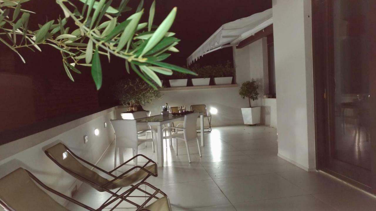 B&B Re Apartments Palazzo Muscati Molfetta Luaran gambar